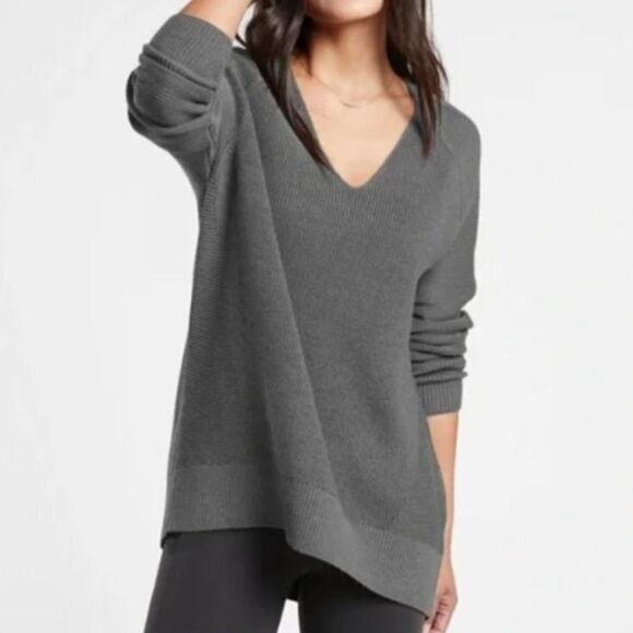 ATHLETA Hanover V Neck Sweater Knit Pullover Merino Wool Long Sleeves Gray sz L - Picture 1 of 15
